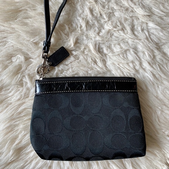 Coach - Wristlet - Picture 2 of 3